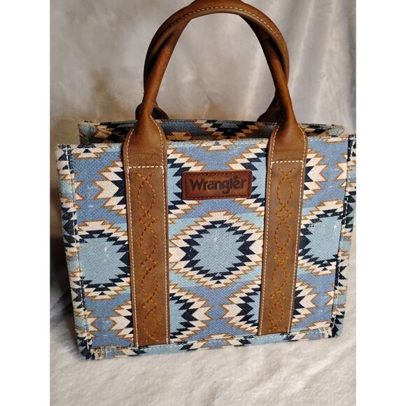 Wrangler Handbags - USED Wrangler Crossbody